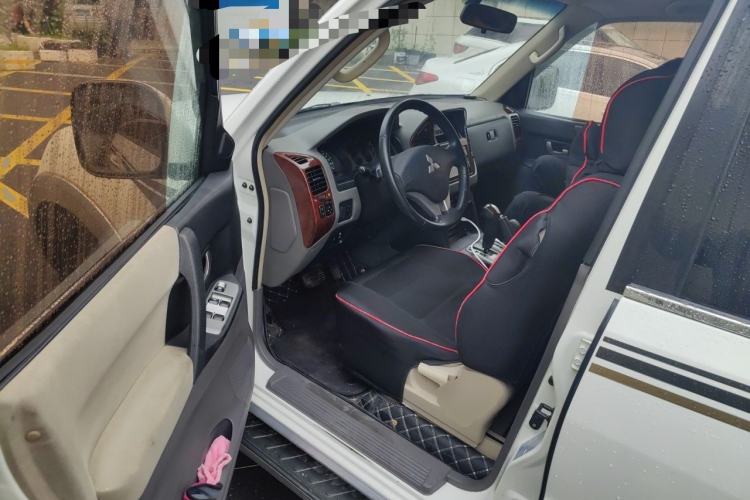 Used Mitsubishi Pajero 2011 V73 3.0L AT GLX Driver Seat