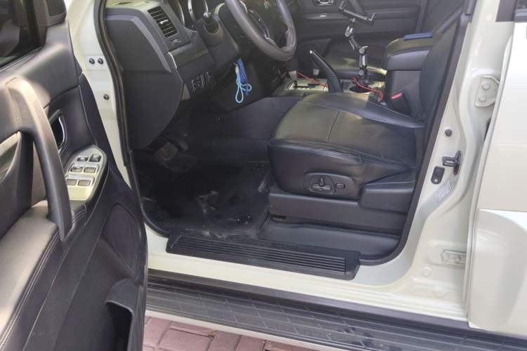 Used Mitsubishi Pajero 2011 3.0L Elite Edition Driver Seat