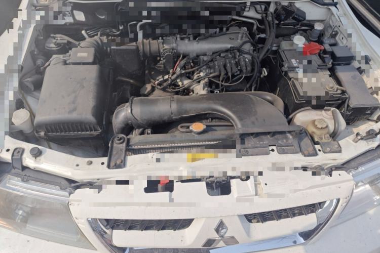 Used Mitsubishi Pajero 2011 V73 3.0L MT GL Engine Bay
