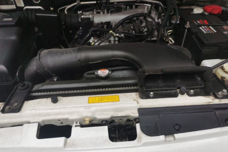 Used Mitsubishi Pajero 2011 V73 3.0L AT GLX Engine Bay