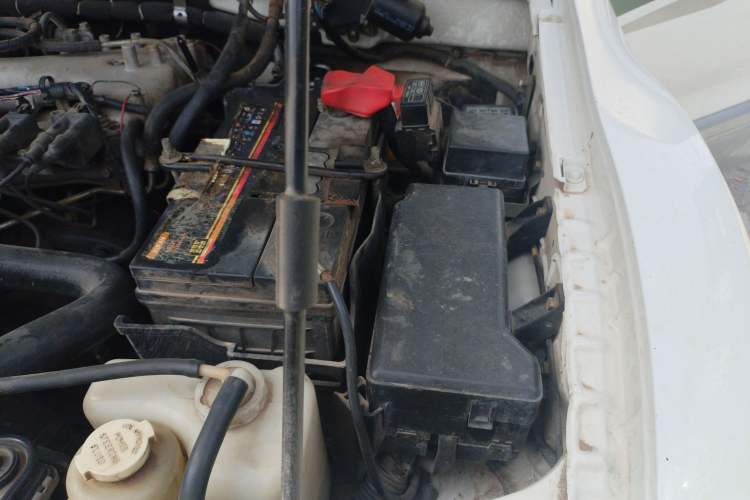 Used Mitsubishi Pajero 2011 V73 3.0L AT GLX Engine Bay Left