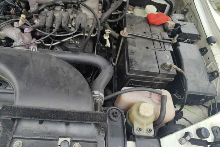 Used Mitsubishi Pajero 2011 V73 3.0L AT GLX Engine Bay Left