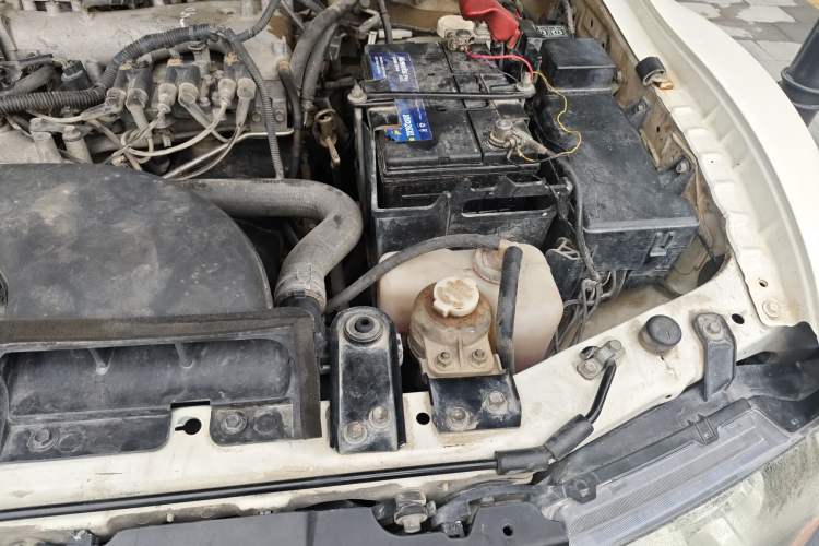 Used Mitsubishi Pajero 2011 V73 3.0L AT GLX Engine Bay Left