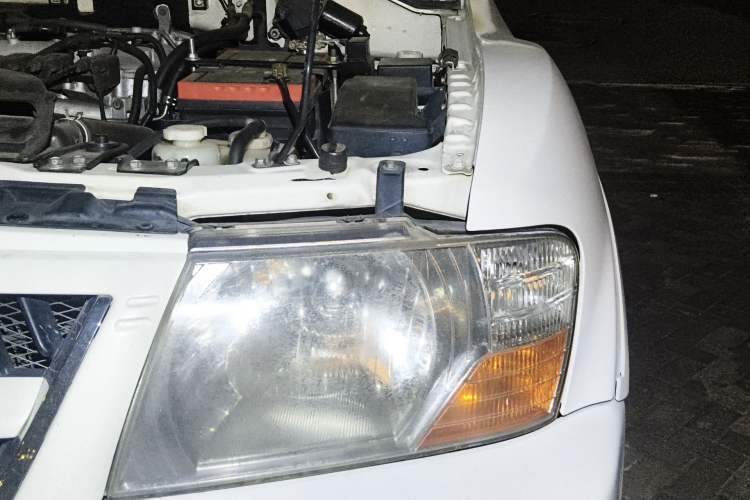 Used Mitsubishi Pajero 2011 V73 3.0L MT GL Engine Bay Left