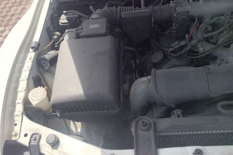 Used Mitsubishi Pajero 2011 V73 3.0L MT GL Engine Bay Right