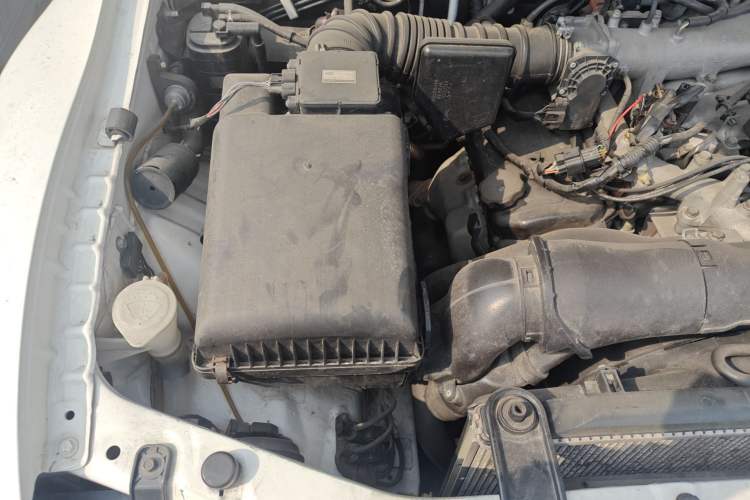 Used Mitsubishi Pajero 2011 V73 3.0L MT GL Engine Bay Right