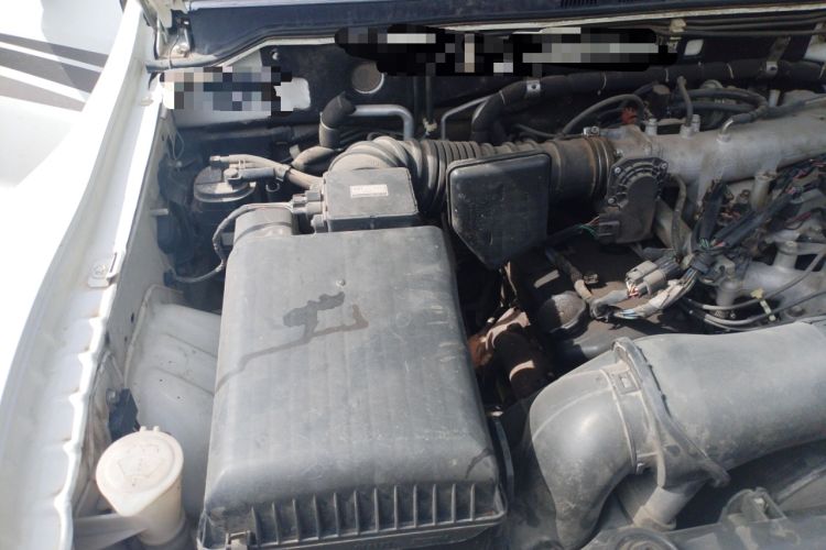Used Mitsubishi Pajero 2011 V73 3.0L AT GLX Engine Bay Right