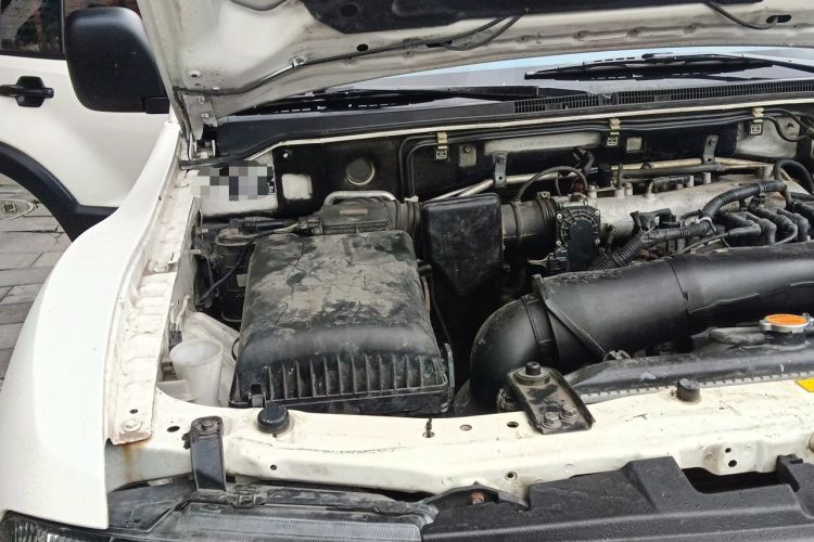 Used Mitsubishi Pajero 2011 V73 3.0L AT GLX Engine Bay Right