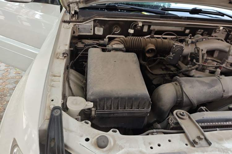 Used Mitsubishi Pajero 2011 3.0L Elite Overdrive Edition Engine Bay Right