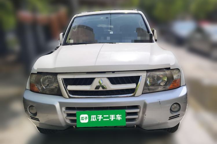 Used Mitsubishi Pajero 2011 V73 3.0L AT GLX Exterior 1