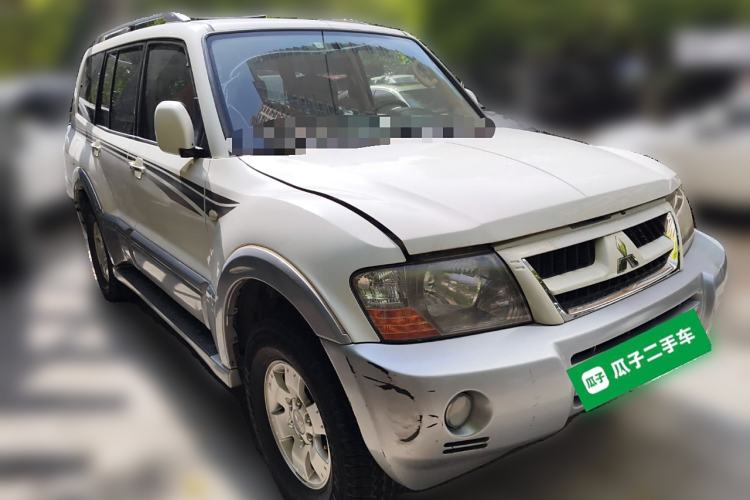 Used Mitsubishi Pajero 2011 V73 3.0L AT GLX Exterior 2