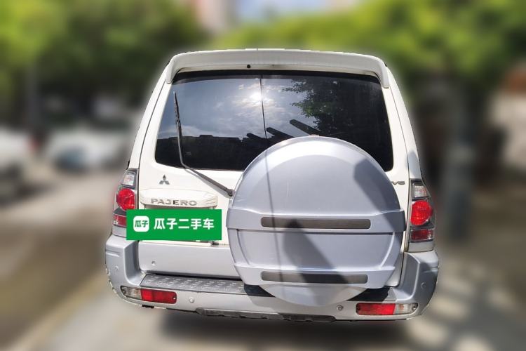 Used Mitsubishi Pajero 2011 V73 3.0L AT GLX Exterior 4