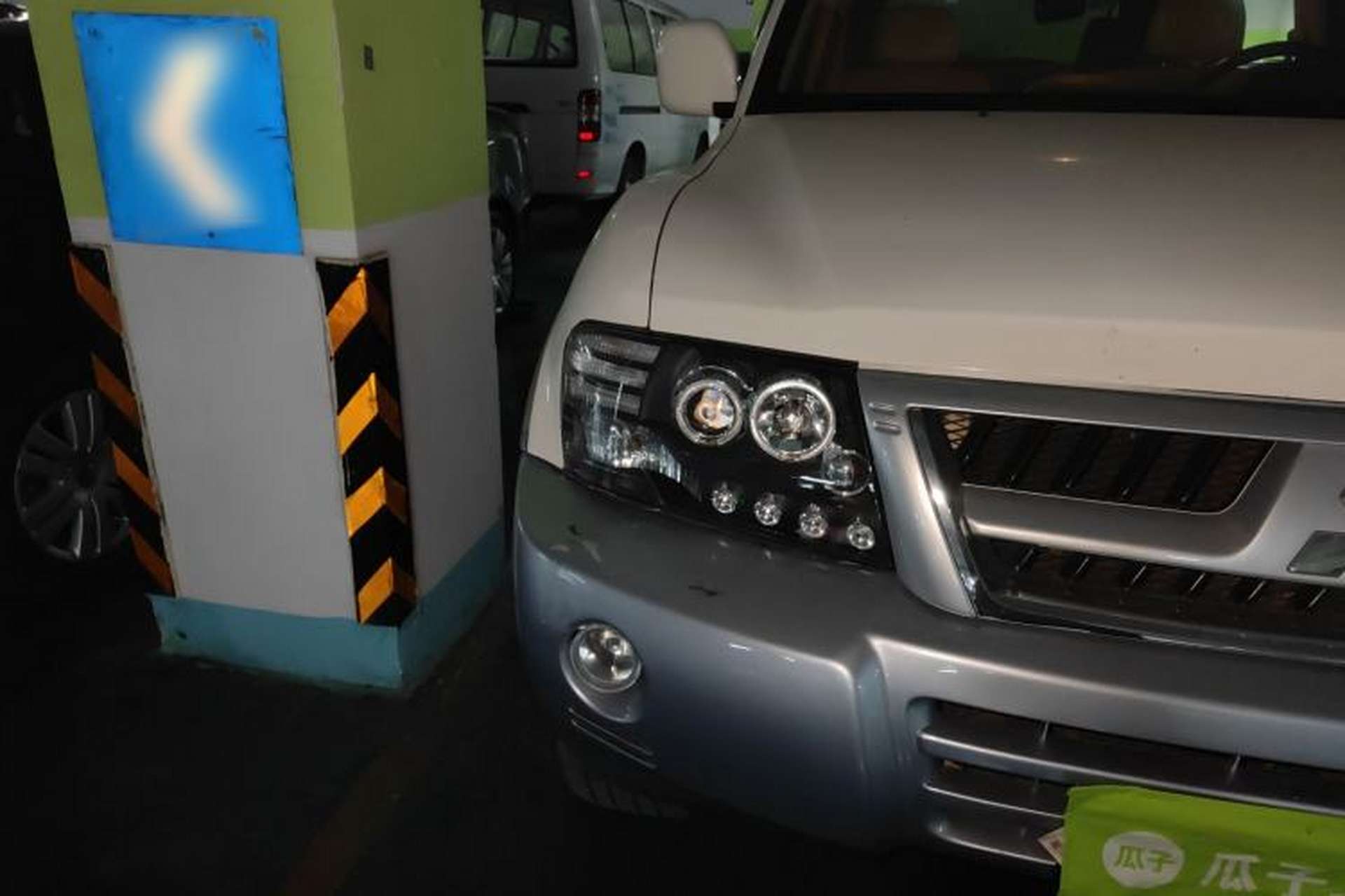 Used Mitsubishi Pajero 2011 V73 3.0L AT GLX Exterior 6