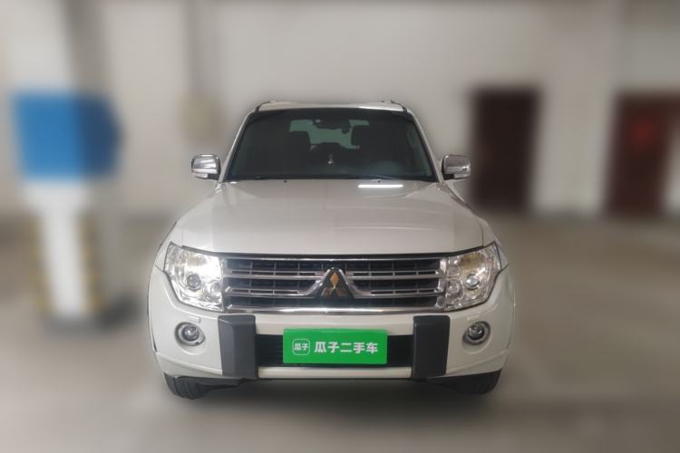 Used Mitsubishi Pajero 2011 3.0L Elite Edition Front