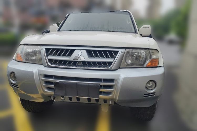 Used Mitsubishi Pajero 2011 V73 3.0L AT GLX Front