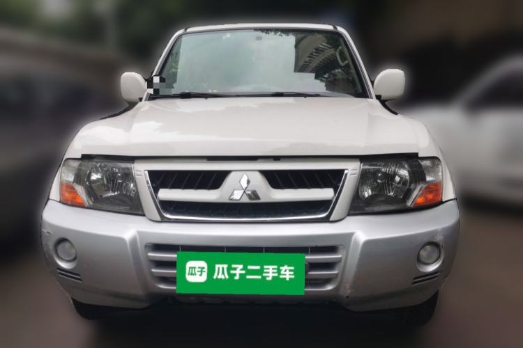 Used Mitsubishi Pajero 2011 V73 3.0L AT GLX Front