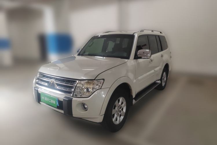 Used Mitsubishi Pajero 2011 3.0L Elite Edition Front Left 45 Deg