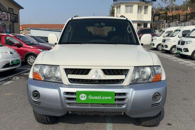 Used Mitsubishi Pajero 2011 V73 3.0L AT GLX Front