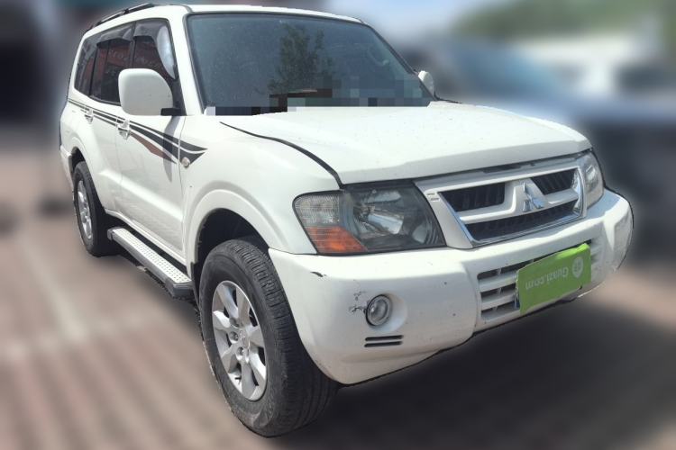 Used Mitsubishi Pajero 2011 V73 3.0L MT GL Front Right 45 Deg