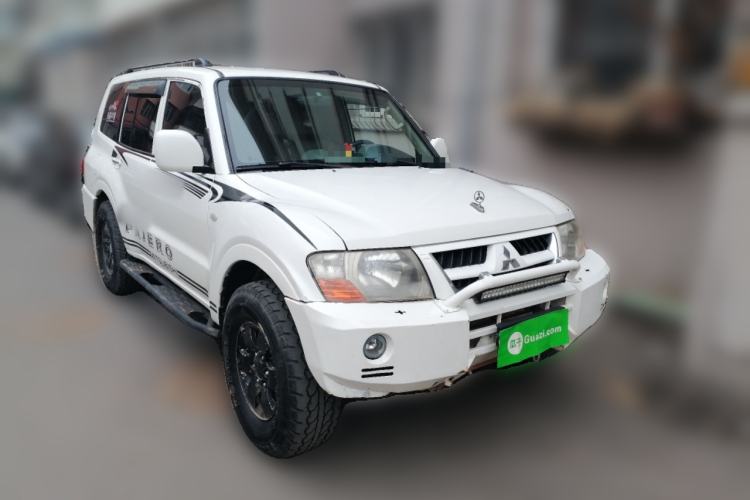 Used Mitsubishi Pajero 2011 V73 3.0L MT GL Front Right 45 Deg