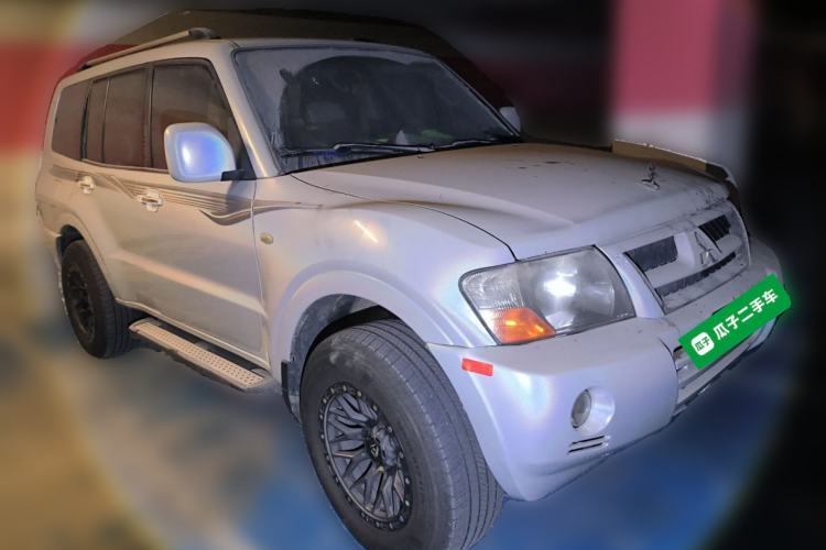 Used Mitsubishi Pajero 2011 V73 3.0L MT GL Front Right 45 Deg