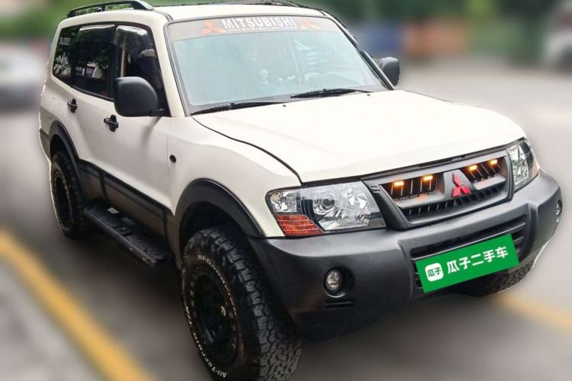 Used Mitsubishi Pajero 2011 V73 3.0L AT GLX Front Right 45 Deg