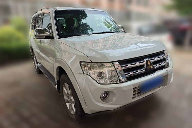 Used Mitsubishi Pajero 2011 3.0L Elite Overdrive Edition Front Right 45 Deg