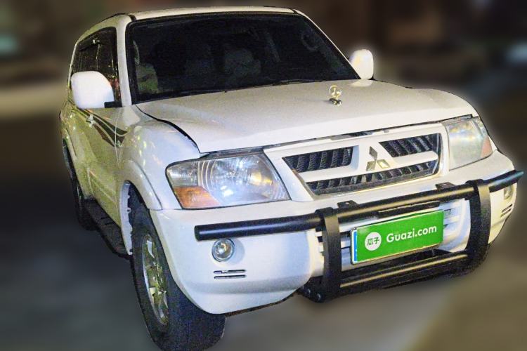 Used Mitsubishi Pajero 2011 V73 3.0L MT GL Front Right 45 Deg