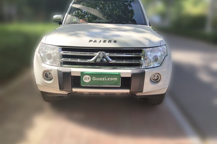 Used Mitsubishi Pajero 2011 3.0L Elite Edition Front