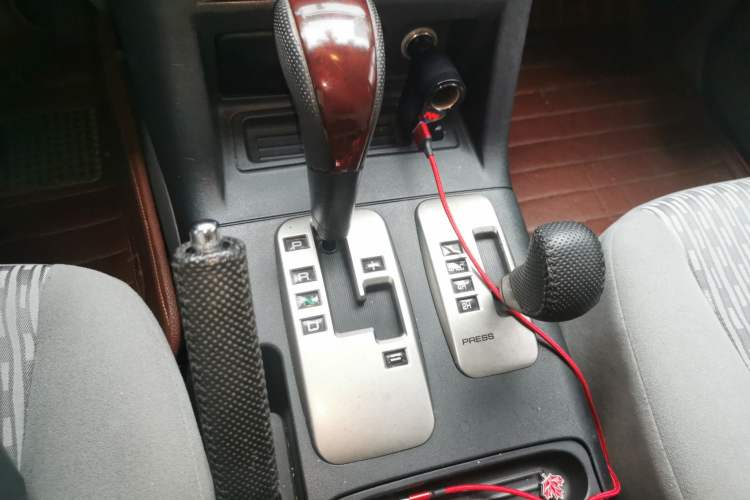 Used Mitsubishi Pajero 2011 V73 3.0L AT GLX Gear Lever