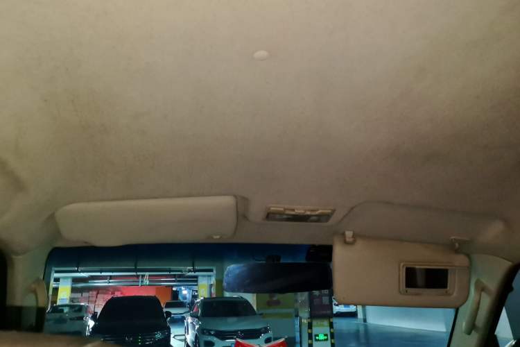 Used Mitsubishi Pajero 2011 V73 3.0L MT GL Headliner