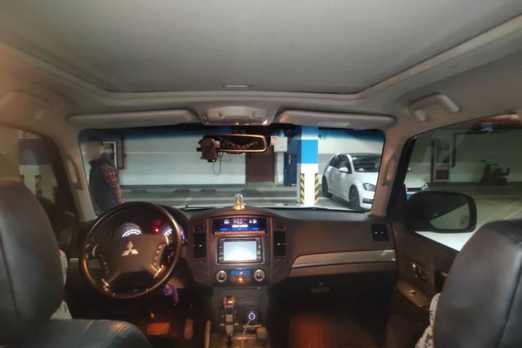 Used Mitsubishi Pajero 2011 3.0L Elite Edition Headliner