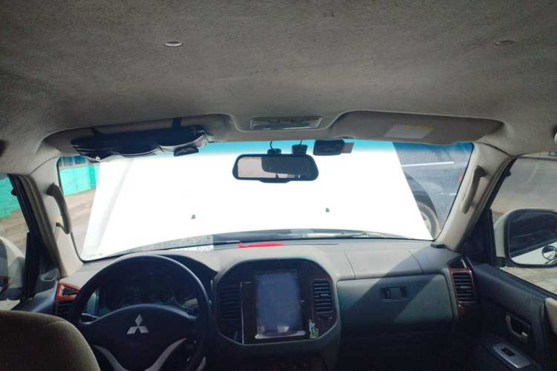 Used Mitsubishi Pajero 2011 V73 3.0L AT GLX Headliner