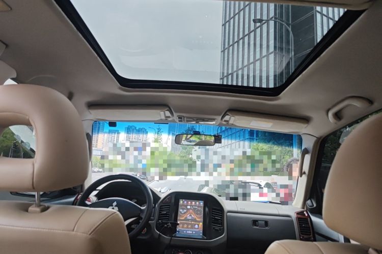Used Mitsubishi Pajero 2011 V73 3.0L AT GLS Headliner