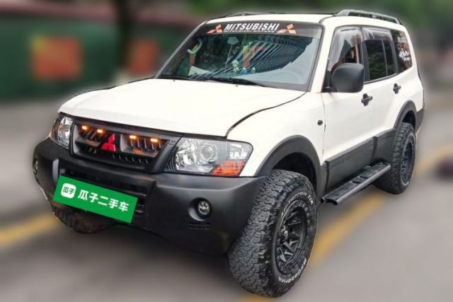 Used Mitsubishi Pajero 2011 V73 3.0L AT GLX