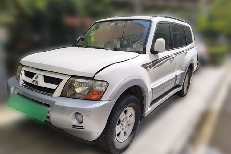 Used Mitsubishi Pajero 2011 V73 3.0L AT GLX Left Front Headlight