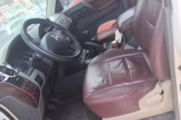 Used Mitsubishi Pajero 2011 V73 3.0L MT GL Left Front Seat
