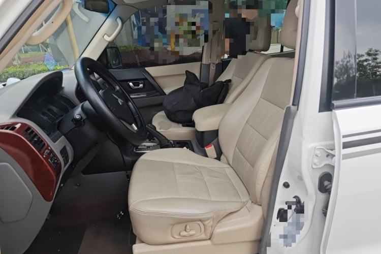 Used Mitsubishi Pajero 2011 V73 3.0L AT GLS Left Front Seat