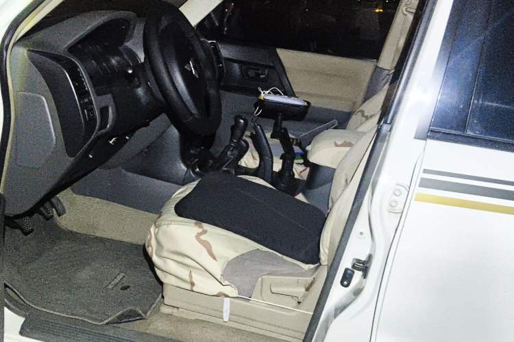 Used Mitsubishi Pajero 2011 V73 3.0L MT GL Left Front Seat