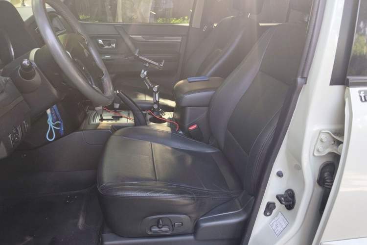 Used Mitsubishi Pajero 2011 3.0L Elite Edition Left Front Seat