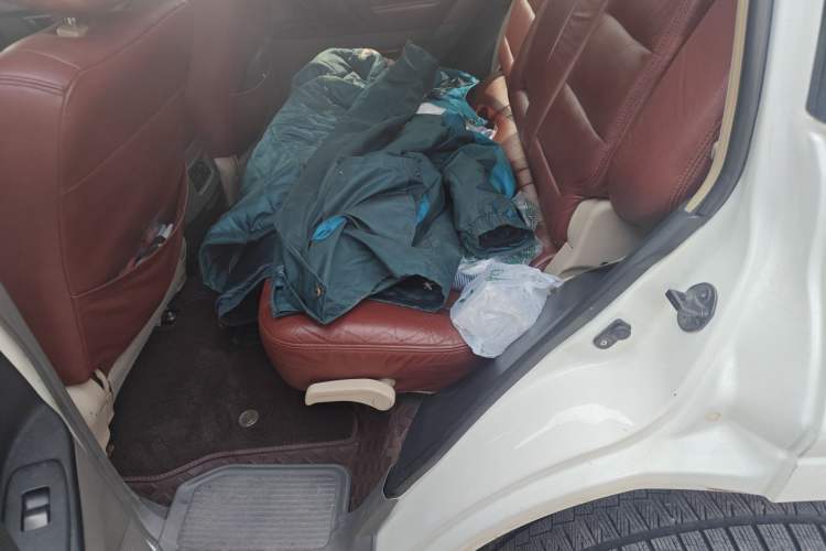 Used Mitsubishi Pajero 2011 V73 3.0L MT GL Left Rear Seat