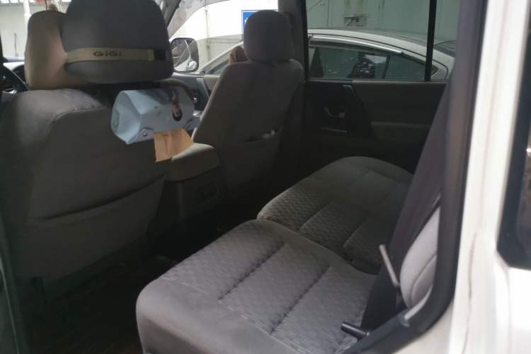 Used Mitsubishi Pajero 2011 V73 3.0L AT GLX Left Rear Seat