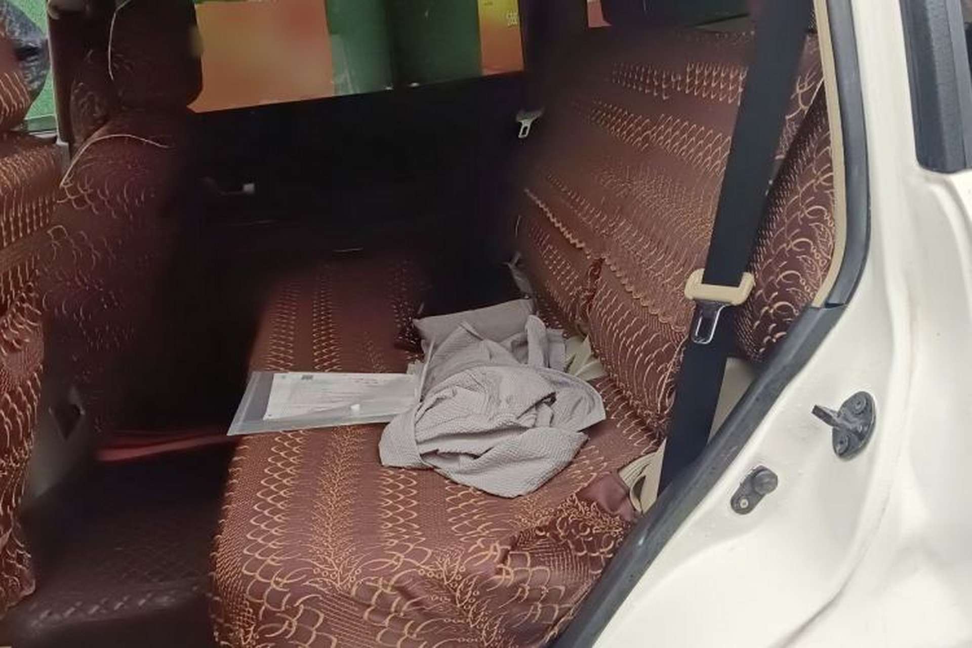 Used Mitsubishi Pajero 2011 V73 3.0L AT GLX Left Rear Seat
