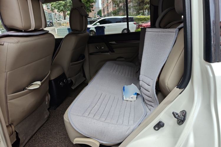 Used Mitsubishi Pajero 2011 3.0L Elite Overdrive Edition Left Rear Seat