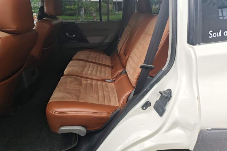 Used Mitsubishi Pajero 2011 V73 3.0L AT GLX Left Rear Seat