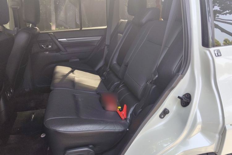 Used Mitsubishi Pajero 2011 3.0L Elite Edition Left Rear Seat