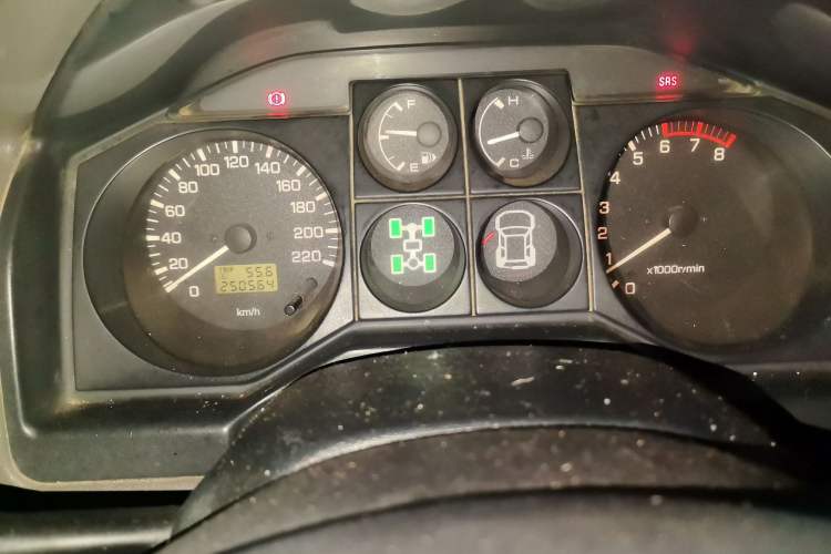 Used Mitsubishi Pajero 2011 V73 3.0L MT GL Odometer Close Up