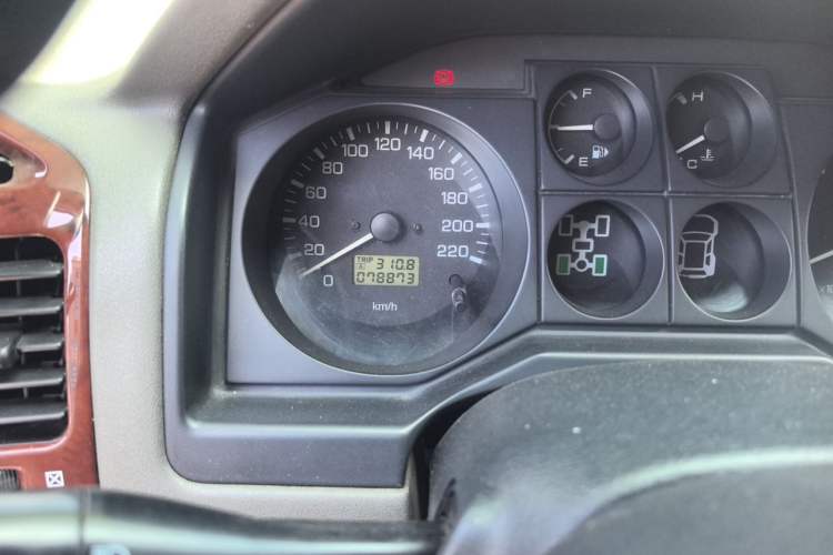 Used Mitsubishi Pajero 2011 V73 3.0L MT GL Odometer Close Up