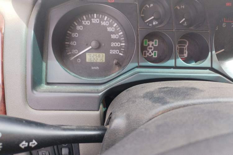 Used Mitsubishi Pajero 2011 V73 3.0L AT GLX Odometer Close Up