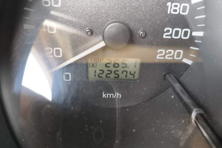 Used Mitsubishi Pajero 2011 V73 3.0L AT GLX Odometer Close Up